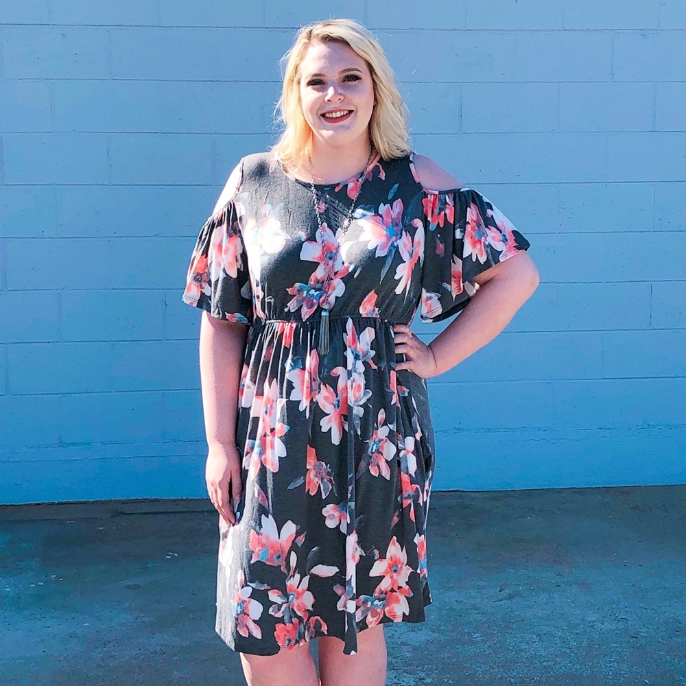 REDUCED‼️ Sweet Lovely Floral Cold-Shoulder Dress